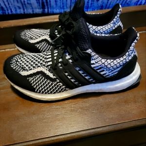 Adidas Ultraboost 5.0 DNA J "Oreo"